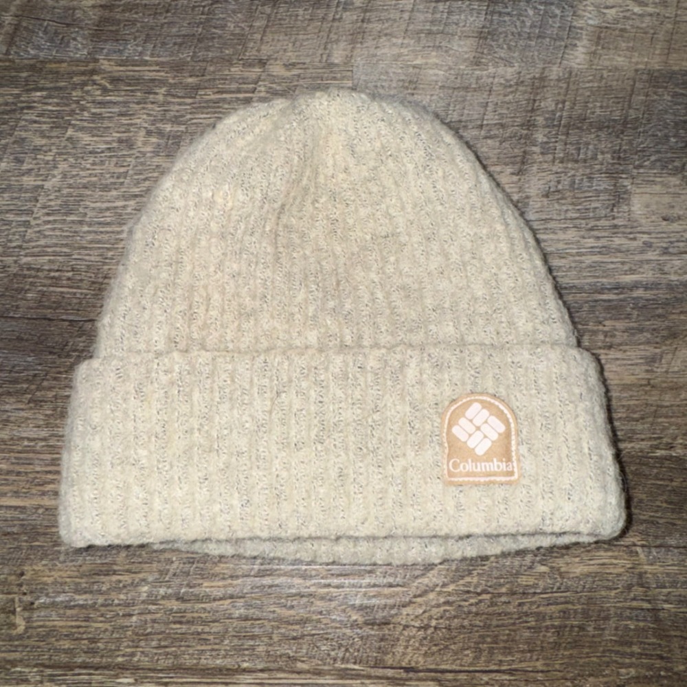 Columbia Womens Beanie Hat Cream Fuzzy Knit Fleece Lined Cuffed Winter OS